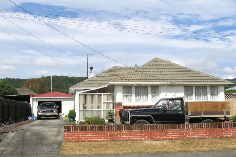 Photo of property in 27 Courtenay Road, Heretaunga, Upper Hutt, 5018