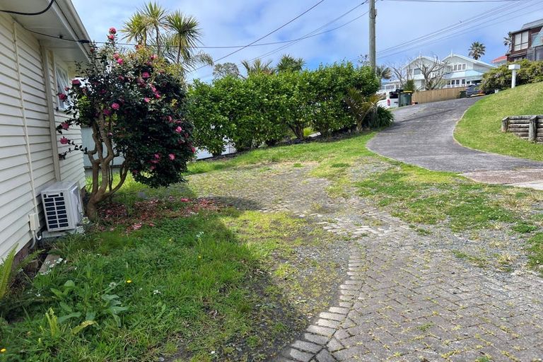 Photo of property in 10 Braemar Road, Rothesay Bay, Auckland, 0630