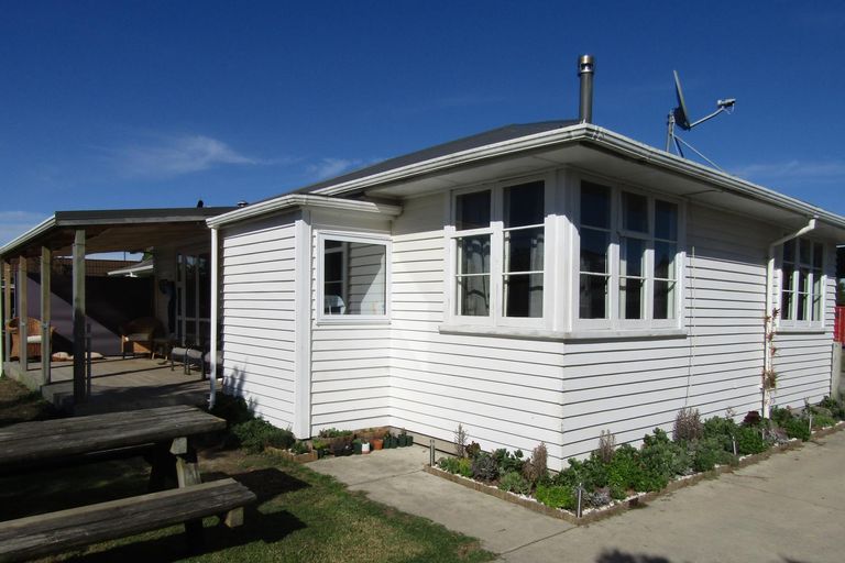 Photo of property in 17 Matai Street, Edgecumbe, 3120
