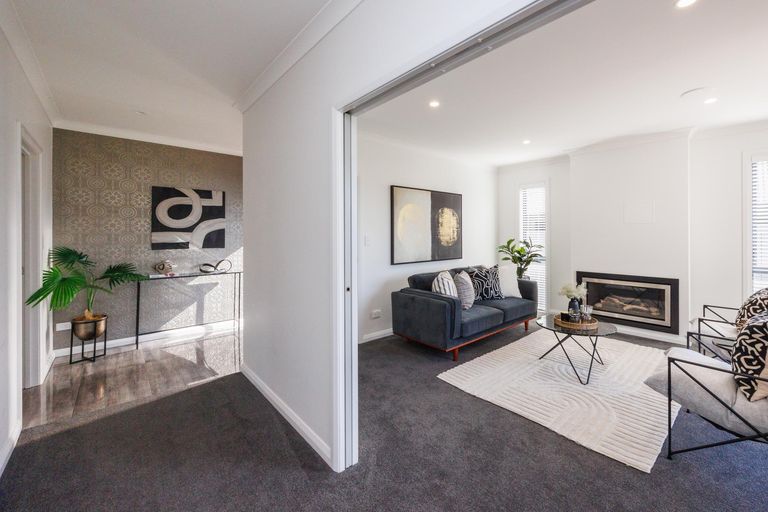 Photo of property in 48 Sardinia Grove, Fitzherbert, Palmerston North, 4410