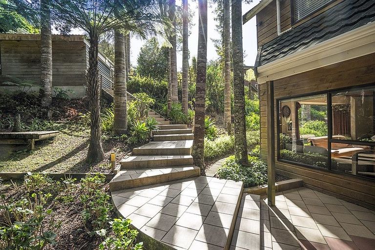 Photo of property in 37 Homewood Place, Chatswood, Auckland, 0626