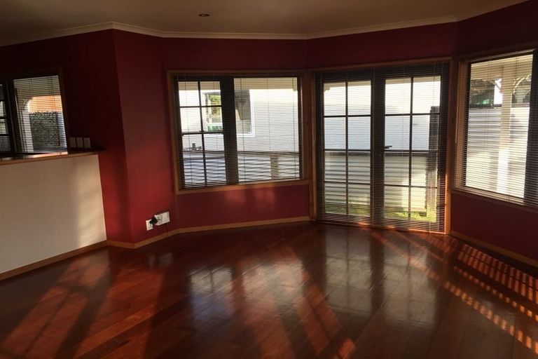 Photo of property in 1a Roy Street, Tawa, Wellington, 5028