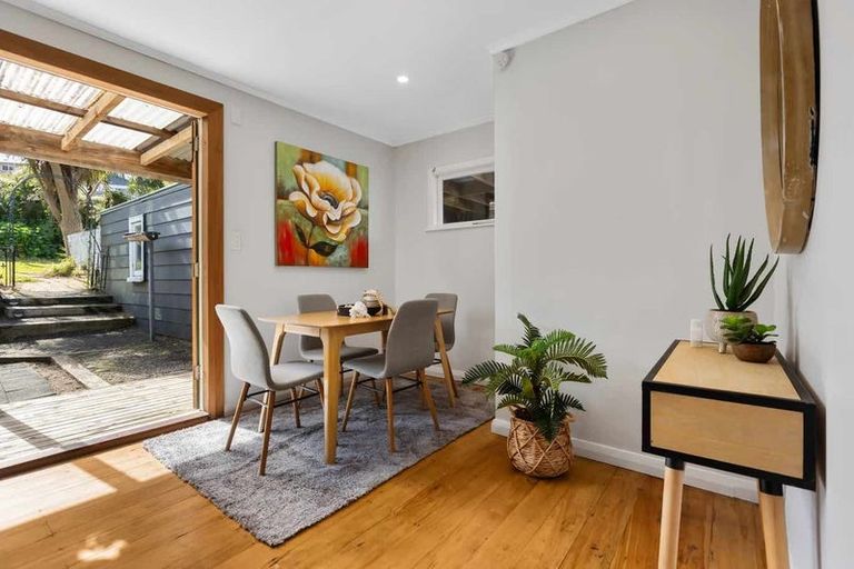 Photo of property in 195 Ngamotu Road, Spotswood, New Plymouth, 4310