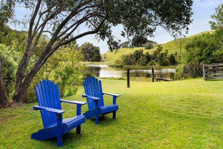 Photo of property in 2447 Port Waikato-waikaretu Road, Waikaretu, Tuakau, 2695