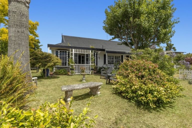 Photo of property in 33 Bramley Drive, Omokoroa, 3114