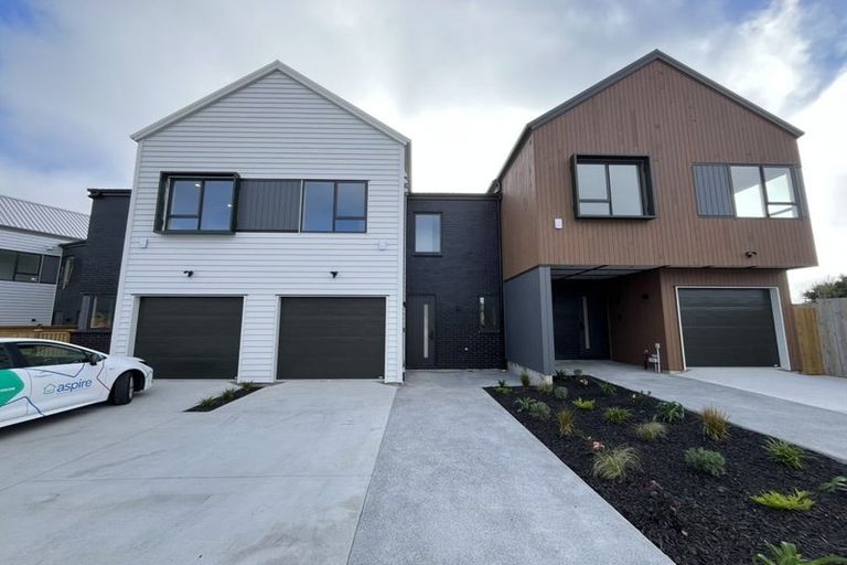 Photo of property in 21 Puihi Crescent, Massey, 0614