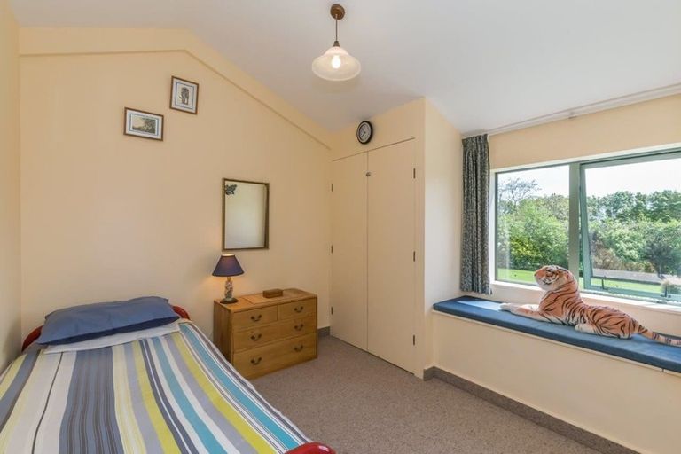 Photo of property in 370 Tararua Road, Levin, 5571