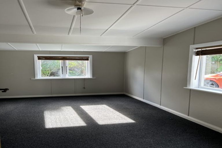 Photo of property in 107 Nevay Road, Miramar, Wellington, 6022