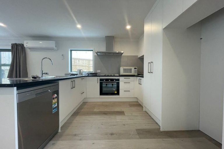 Photo of property in 51 Verran Road, Birkenhead, Auckland, 0626