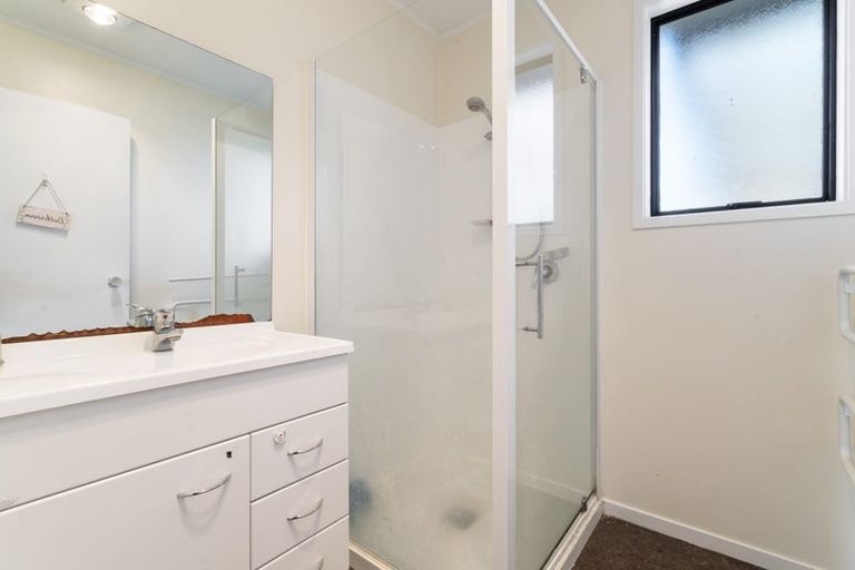 Photo of property in 1/39 Taitimu Drive, Weymouth, Auckland, 2103