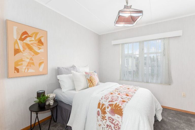 Photo of property in 21 Wellington Road, Wainuiomata, Lower Hutt, 5014