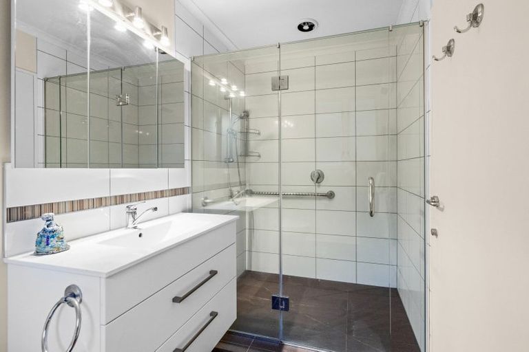 Photo of property in 30 Pukekura Place, Taradale, Napier, 4112