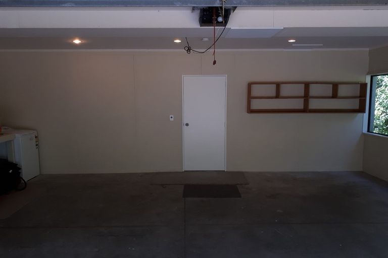 Photo of property in 12a Wicklam Lane, Greenhithe, Auckland, 0632