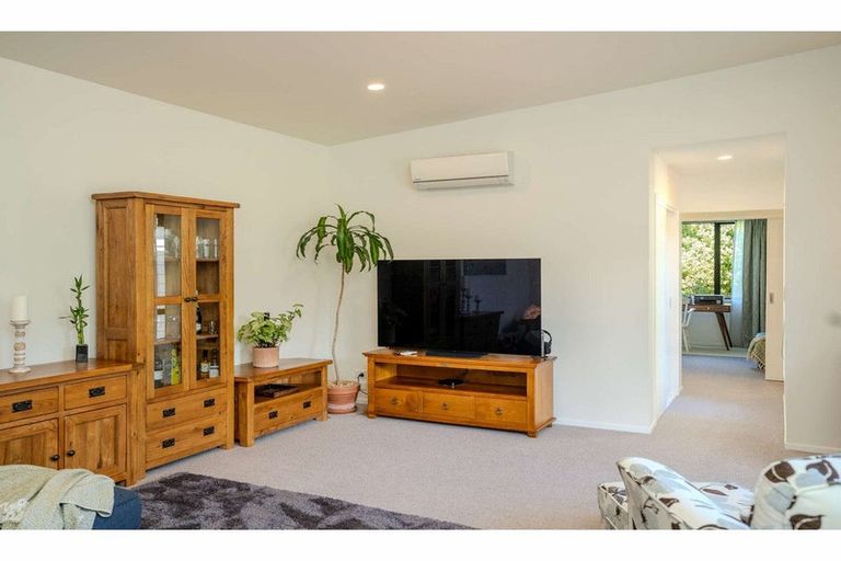 Photo of property in 11 Cochrane Drive, Kerikeri, 0230