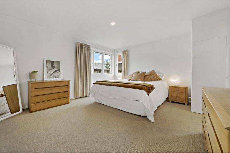 Photo of property in 39 Toru Street, Te Atatu Peninsula, Auckland, 0610