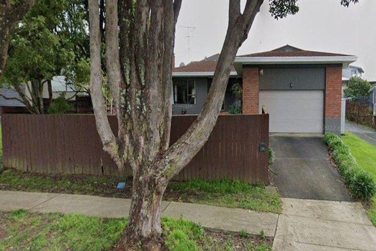 Photo of property in 2/14a Kurnell Drive, Botany Downs, Auckland, 2010