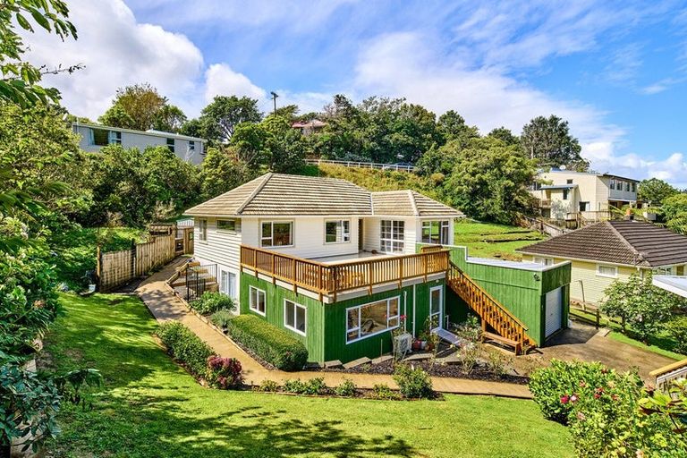 Photo of property in 55 Chester Road, Tawa, Wellington, 5028