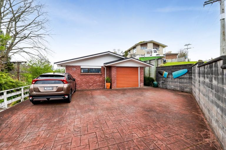 Photo of property in 10 Clawton Street, Westown, New Plymouth, 4310