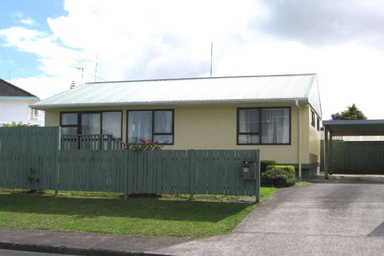 Photo of property in 26 Ward Crescent, Te Atatu Peninsula, Auckland, 0610