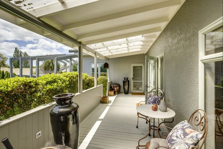 Photo of property in 18 Lucknow Road, Havelock North, 4130