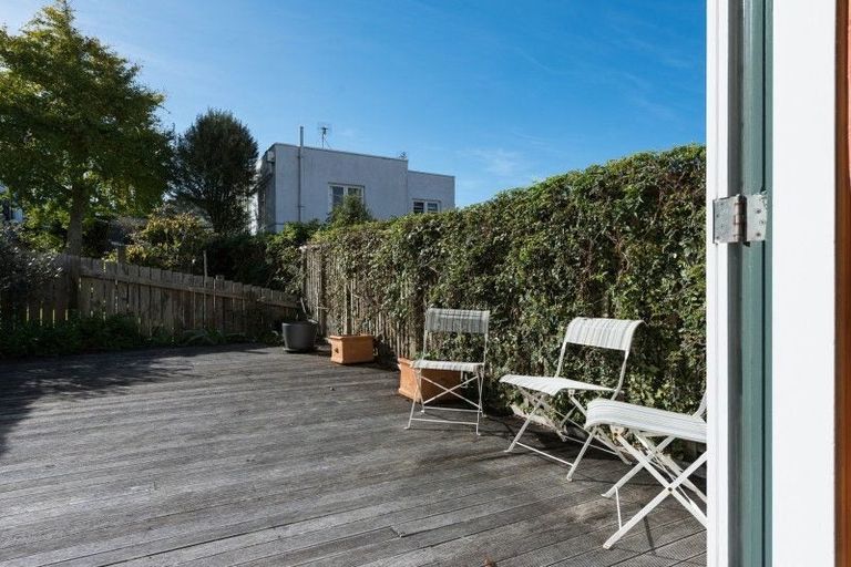 Photo of property in 18a Saint Mary Street, Thorndon, Wellington, 6011