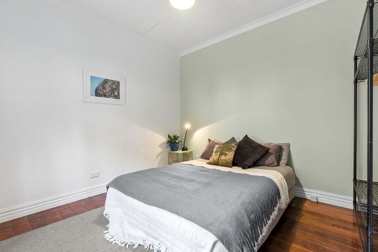 Photo of property in 32 Holloway Road, Aro Valley, Wellington, 6021