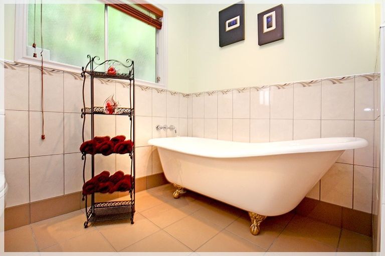 Photo of property in 54 Kawiu Road, Levin, 5510