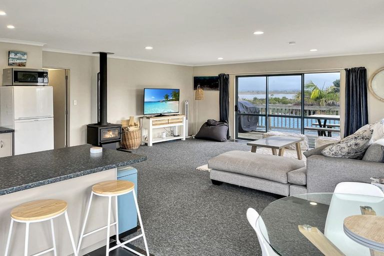 Photo of property in 560 Pukehina Parade, Pukehina, 3189