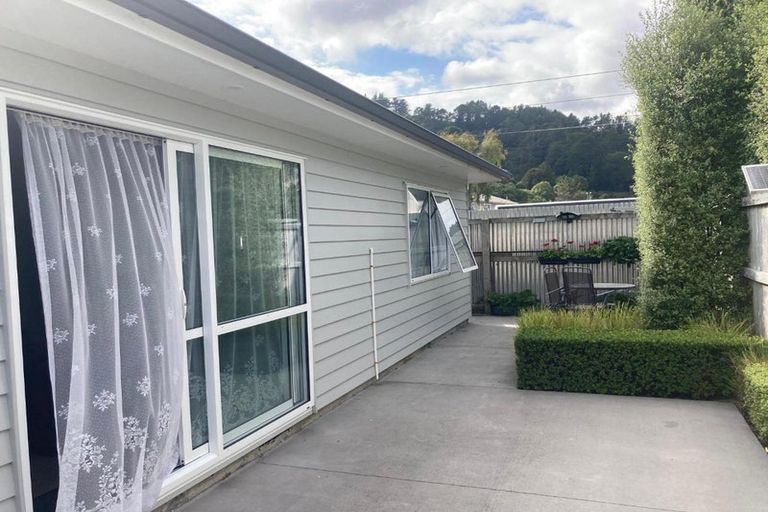 Photo of property in 6b Petherick Street, Taita, Lower Hutt, 5011