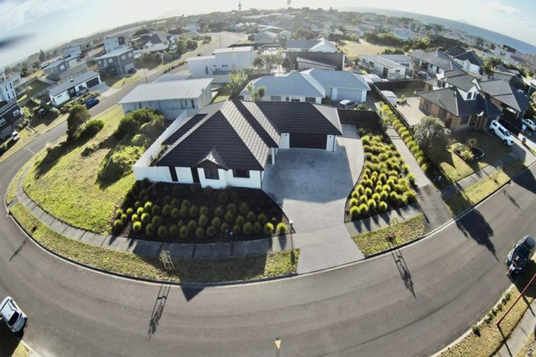 Photo of property in 3 Kihi Place, Ruakaka, 0116