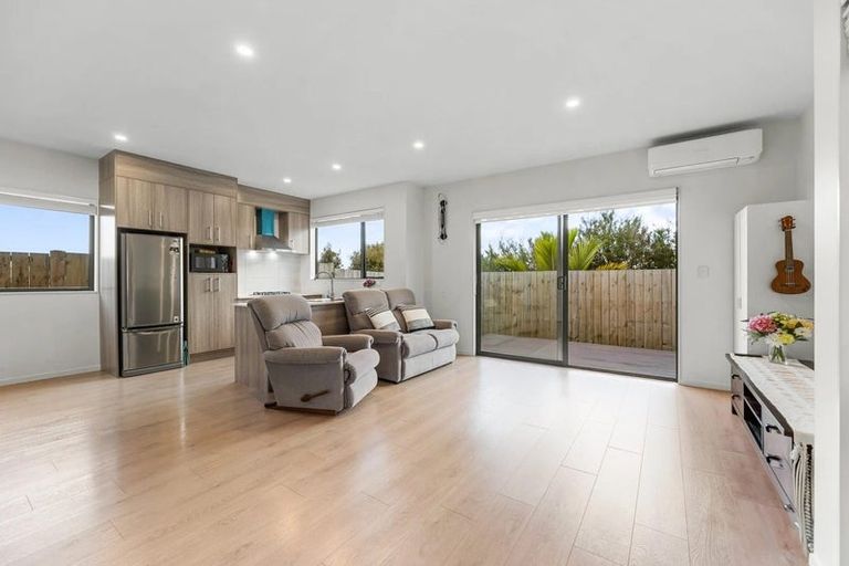 Photo of property in 77 John Gray Street, Papakura, 2110