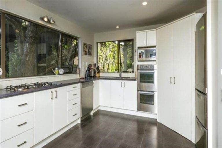 Photo of property in 48 Whitby Crescent, Mairangi Bay, Auckland, 0630