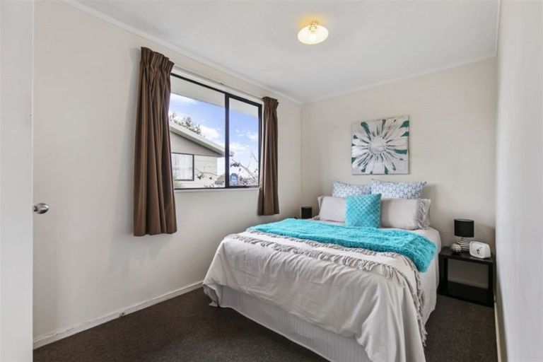 Photo of property in 2/61 Redcrest Avenue, Red Hill, Papakura, 2110