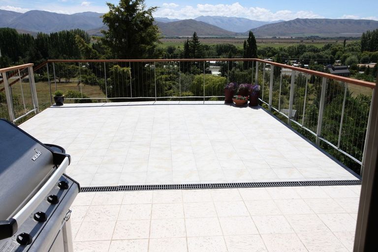 Photo of property in 22 Sutherland Road, Omarama, 9412