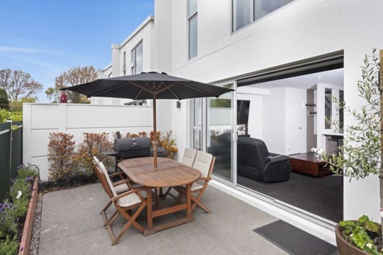 Photo of property in 9 Seager Lane, Hillmorton, Christchurch, 8024