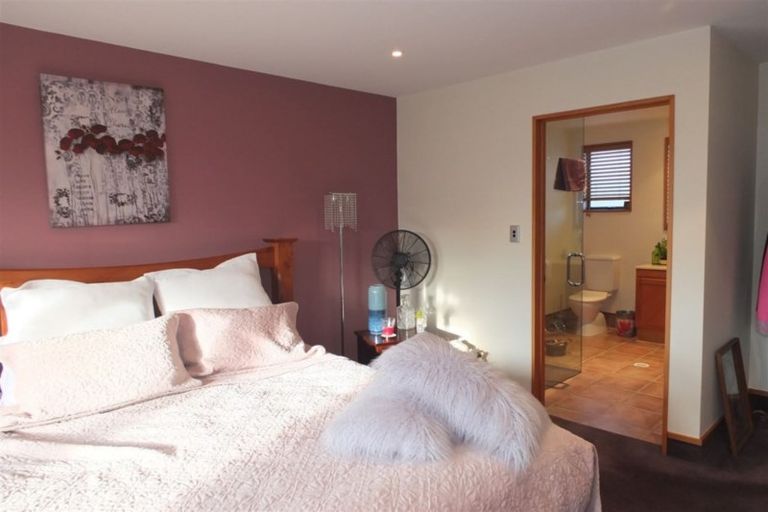 Photo of property in 12 Grove Avenue, Weston, Oamaru, 9401