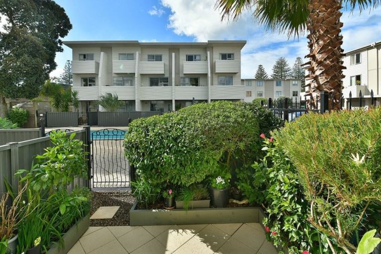 Photo of property in 13/3 Riverside Road, Orewa, 0931