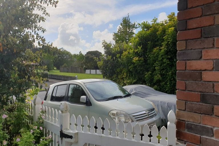 Photo of property in 1/35 Sunderlands Road, Half Moon Bay, Auckland, 2012