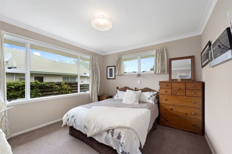 Photo of property in 24 Ngahere Street, Otumoetai, Tauranga, 3110