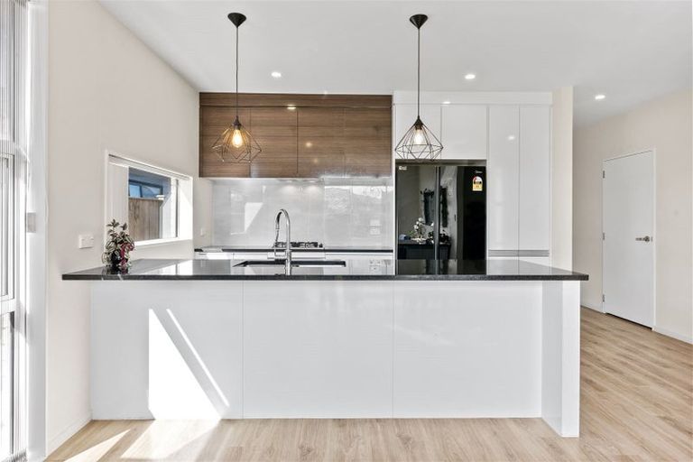 Photo of property in 9 Toropapa Close, Takanini, 2110