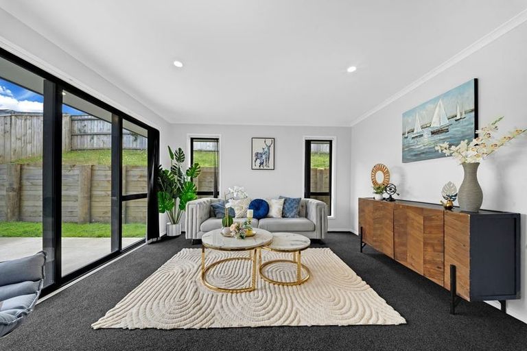 Photo of property in 36 Leathem Crescent, Pokeno, 2402