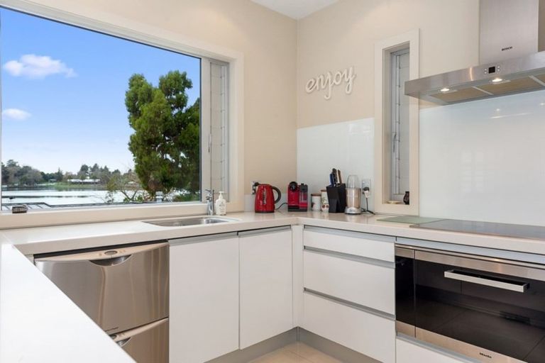 Photo of property in 136c Lake Crescent, Hamilton Lake, Hamilton, 3204