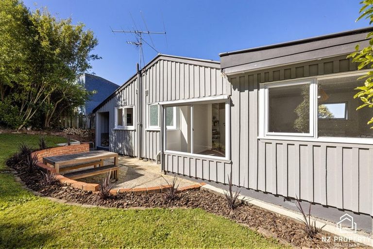 Photo of property in 24 Seaview Terrace, Kew, Dunedin, 9012