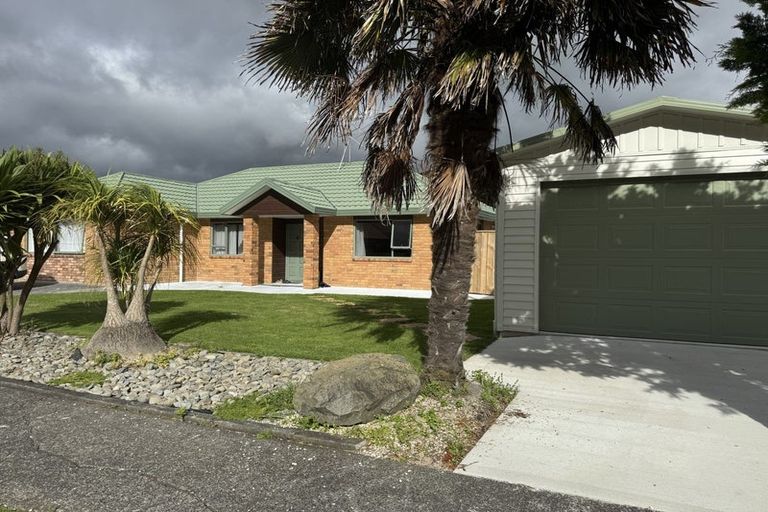 Photo of property in 36 Mary Huse Grove, Manor Park, Lower Hutt, 5019