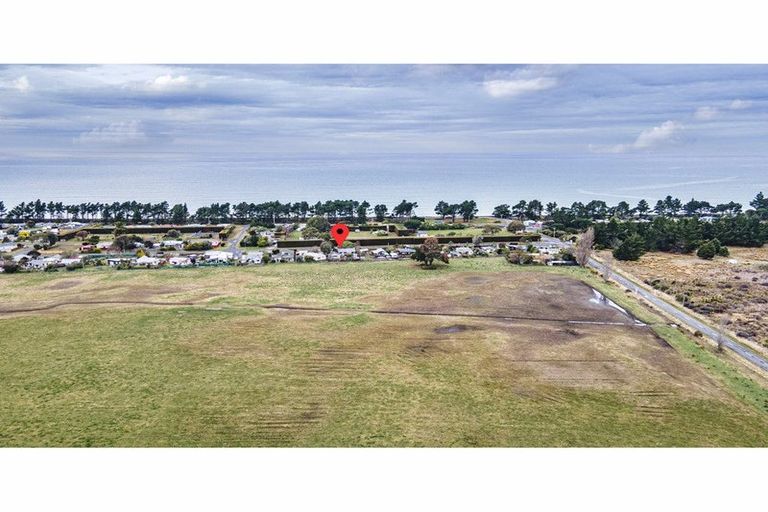 Photo of property in 16 Grierson Avenue, Amberley, 7481