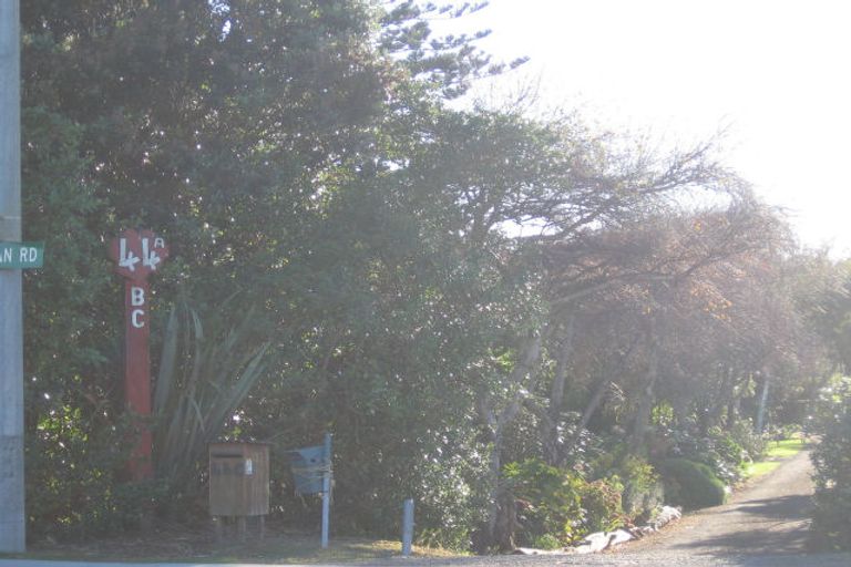 Photo of property in 44a Tasman Road, Otaki Beach, Otaki, 5512