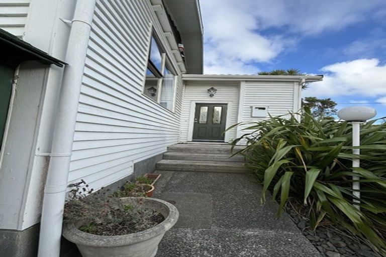 Photo of property in 95 Mills Road, Brooklyn, Wellington, 6021