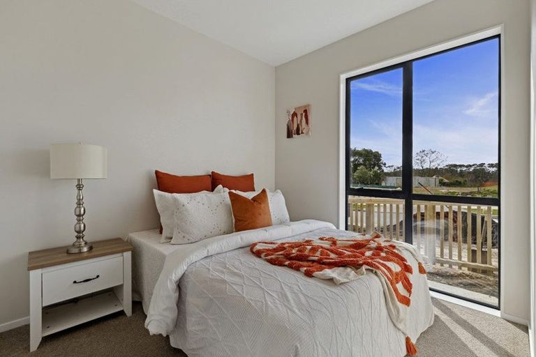 Photo of property in 31 Paretao Street, Massey, Auckland, 0614