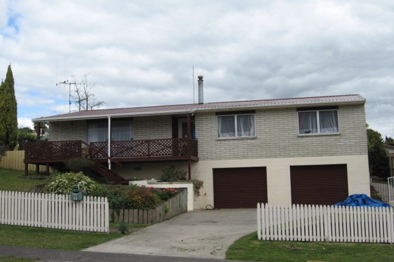 Photo of property in 11 Cumberland Crescent, Welcome Bay, Tauranga, 3112