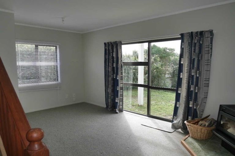 Photo of property in 13 Reeves Street, Waikanae Beach, Waikanae, 5036